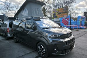 Citroën Spacetourer Negro Perla Nera 02