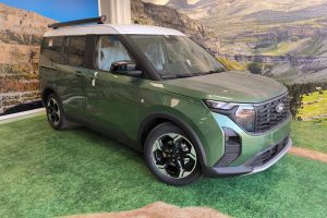 Ford Tourneo Courier Active Verde Bursting